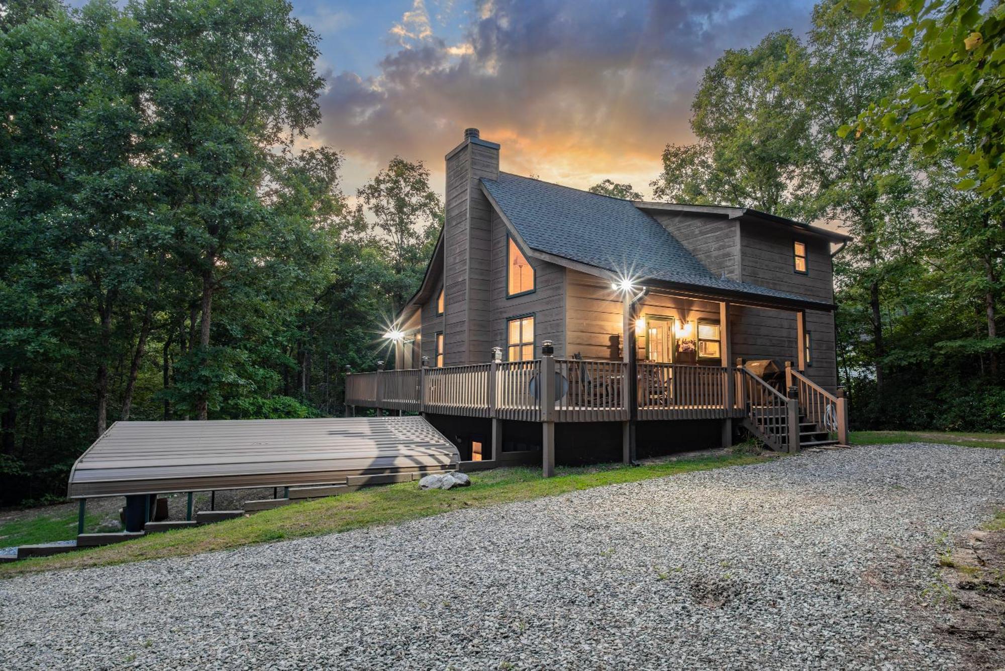 The Cabin Kingdom With Hottub Blairsville Eksteriør bilde
